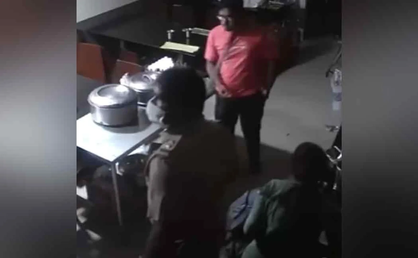 Police SI assaults customers at restaurant